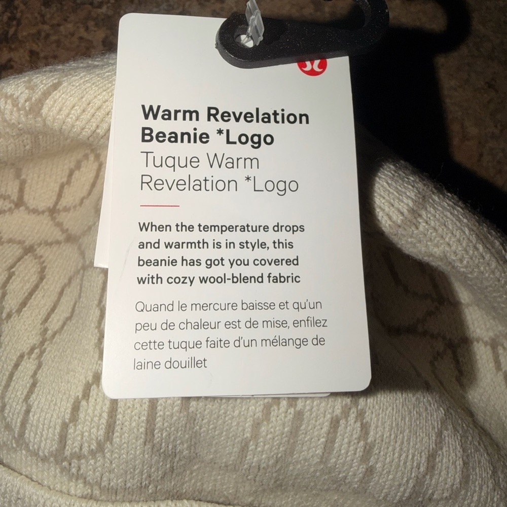 BNWT Lululemon Athletica Warm Revelation Beanie *Logo - Picture 4 of 7